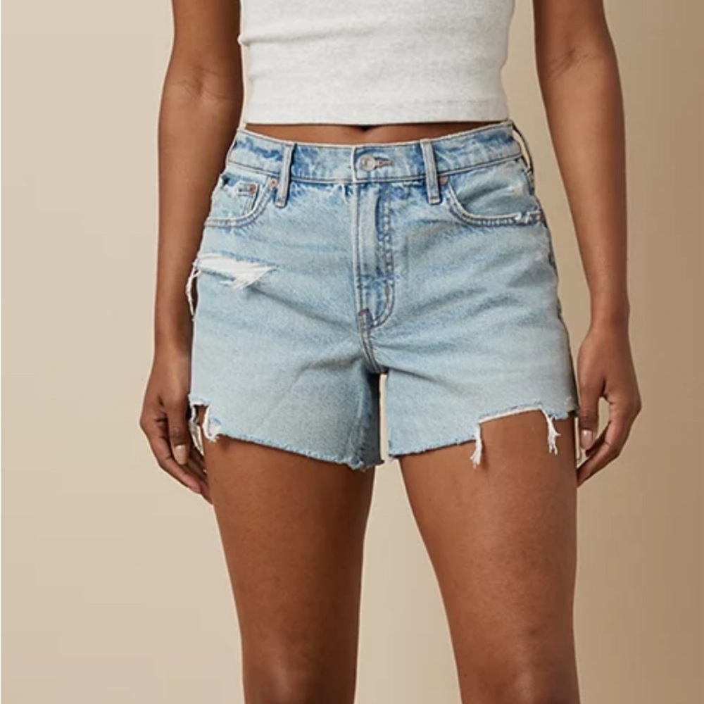 American Eagle Strigid 4” Perfect Ripped Denim Short